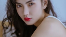 看真人美女艳体视频[免费]