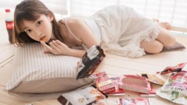 日本美女两腿动态图[蓝光]